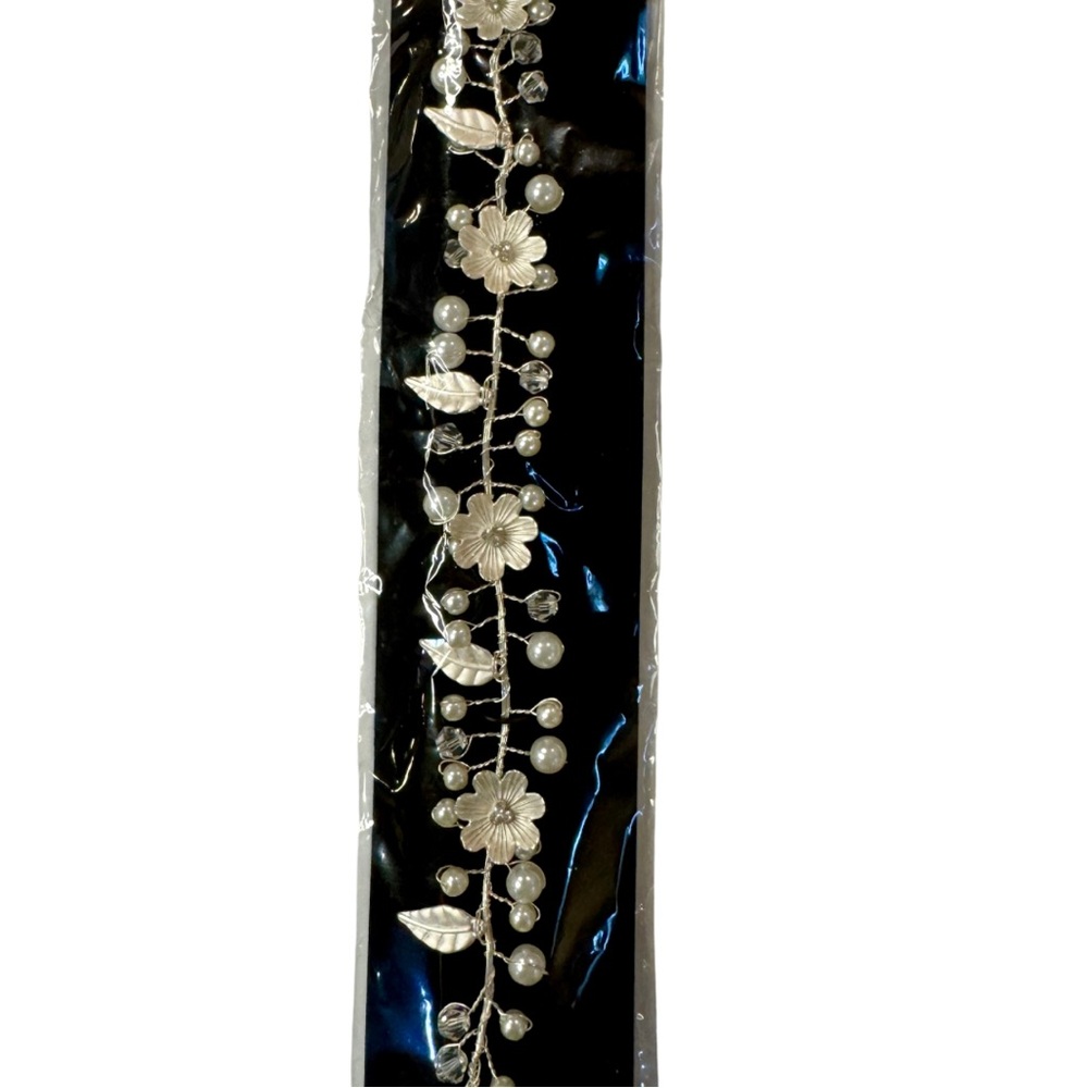 NWT | Studio His & Hers | Pearl & Flower Headpiece - Picture 4 of 5